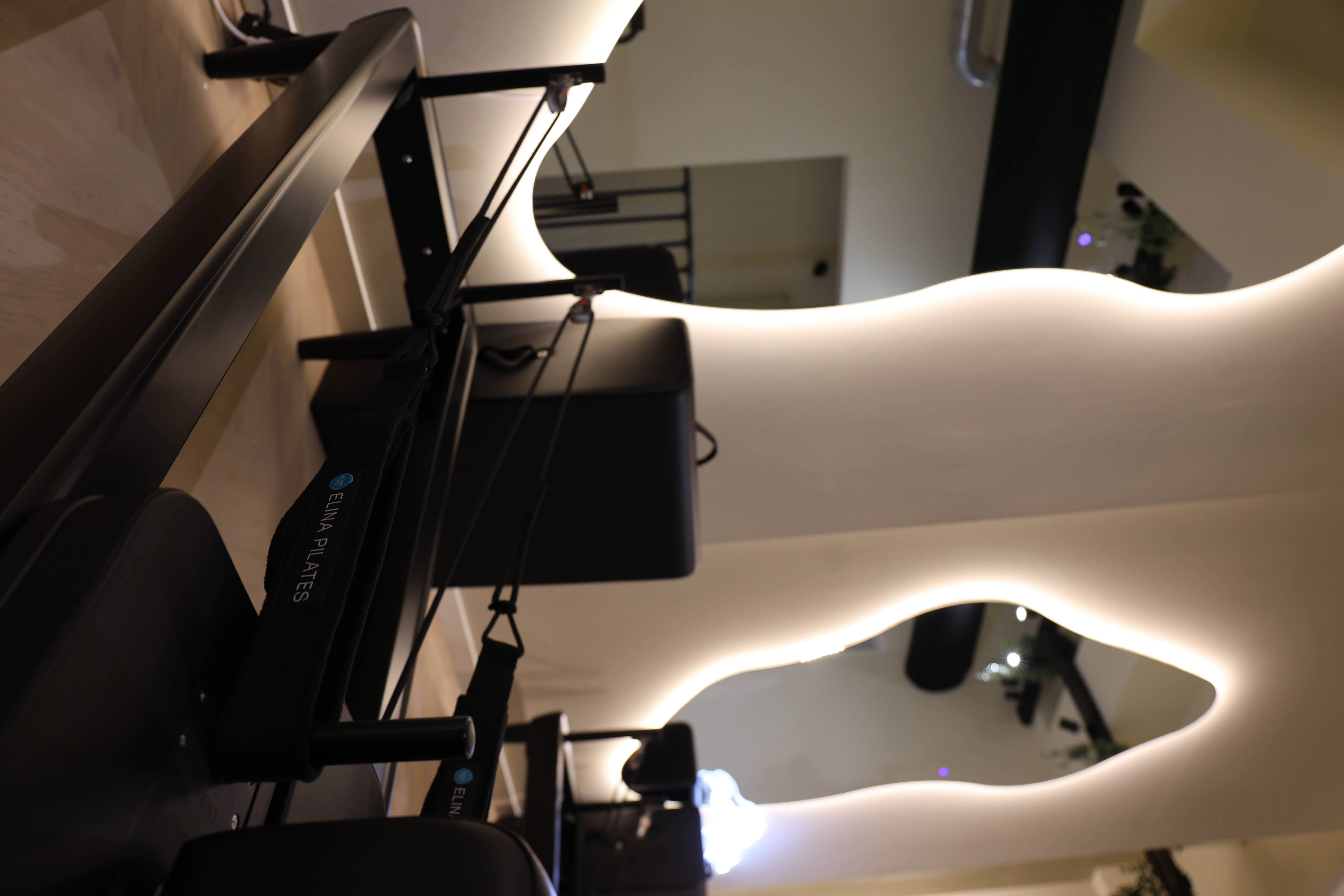 Studio in sfeervolle donkere verlichting